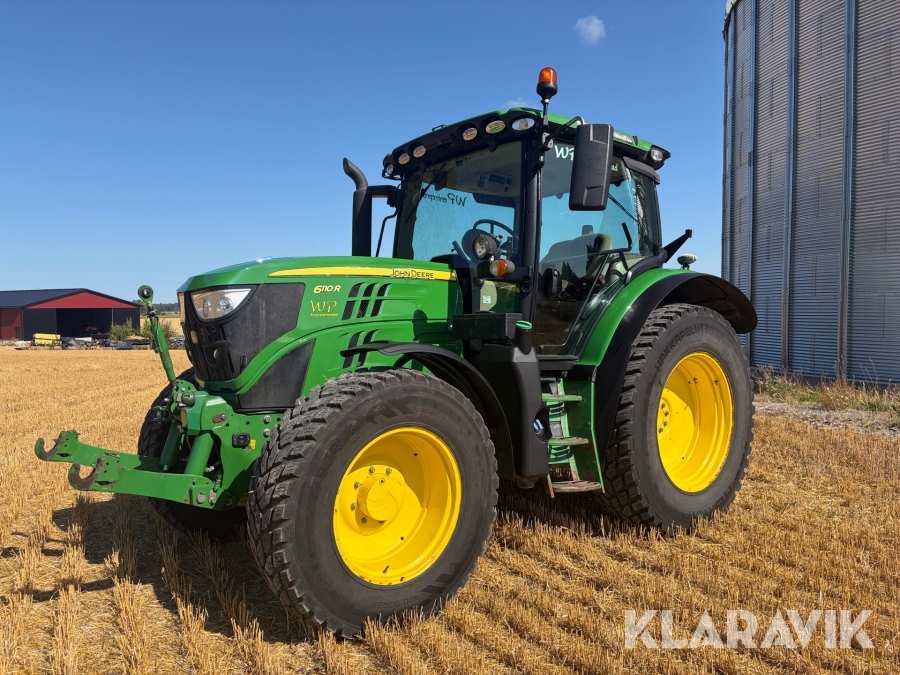 Traktor John Deere 6110R