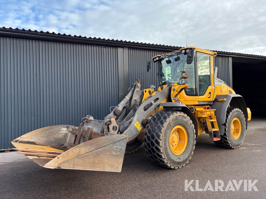 Hjullastare Volvo L60H med Planeringsskopa och pallgafflar