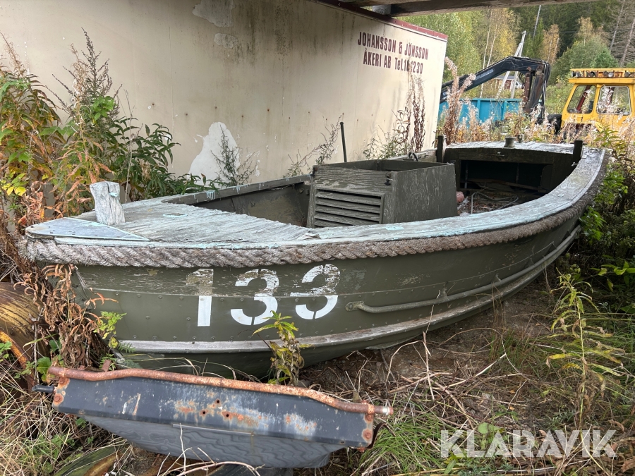 Båt med inombordare Willys