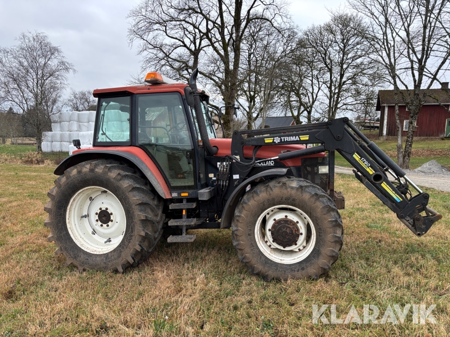 Traktor New Holland M135 4WD med trimalastare