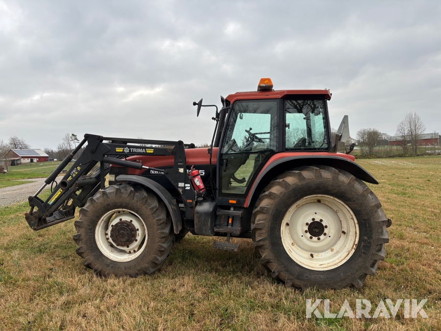 Traktor New Holland M135 4WD med trimalastare