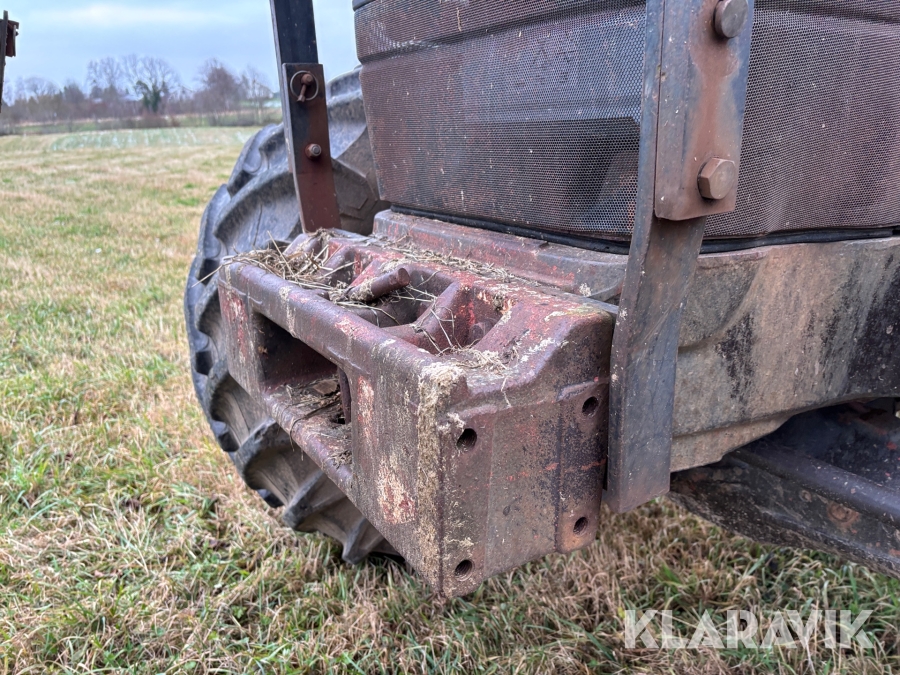 Traktor New Holland M135 4WD med trimalastare