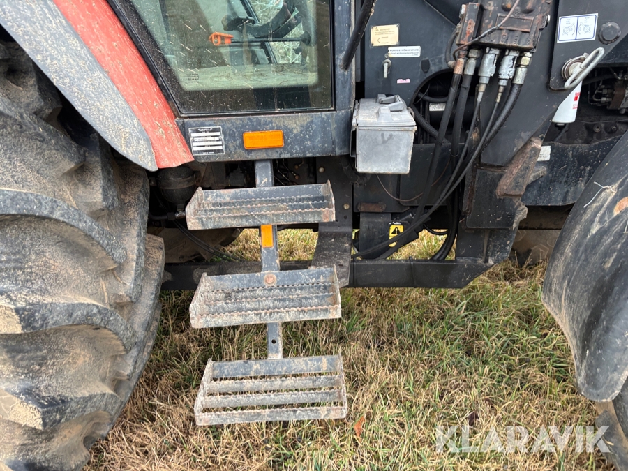 Traktor New Holland M135 4WD med trimalastare