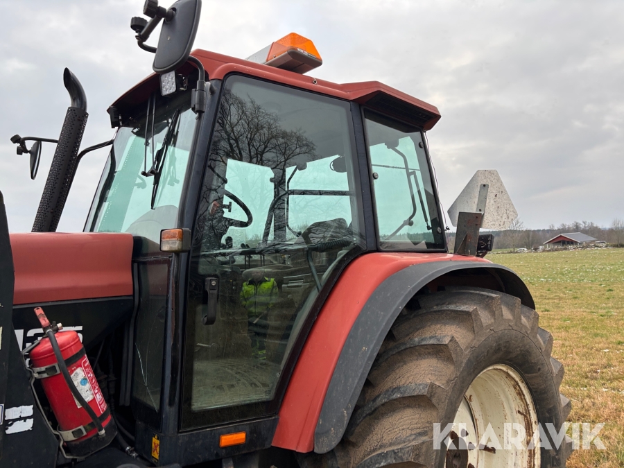 Traktor New Holland M135 4WD med trimalastare