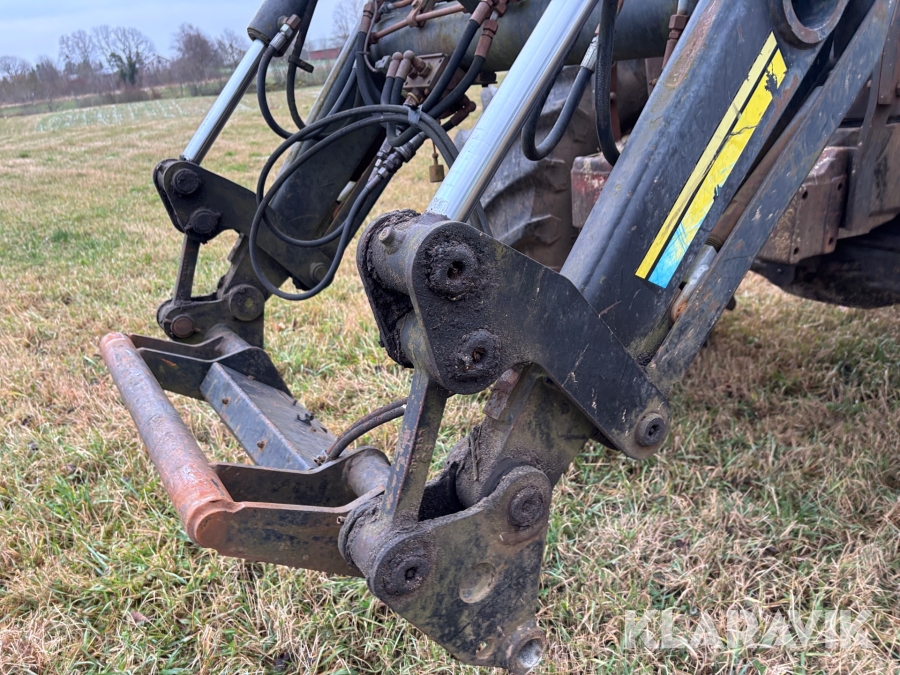 Traktor New Holland M135 4WD med trimalastare