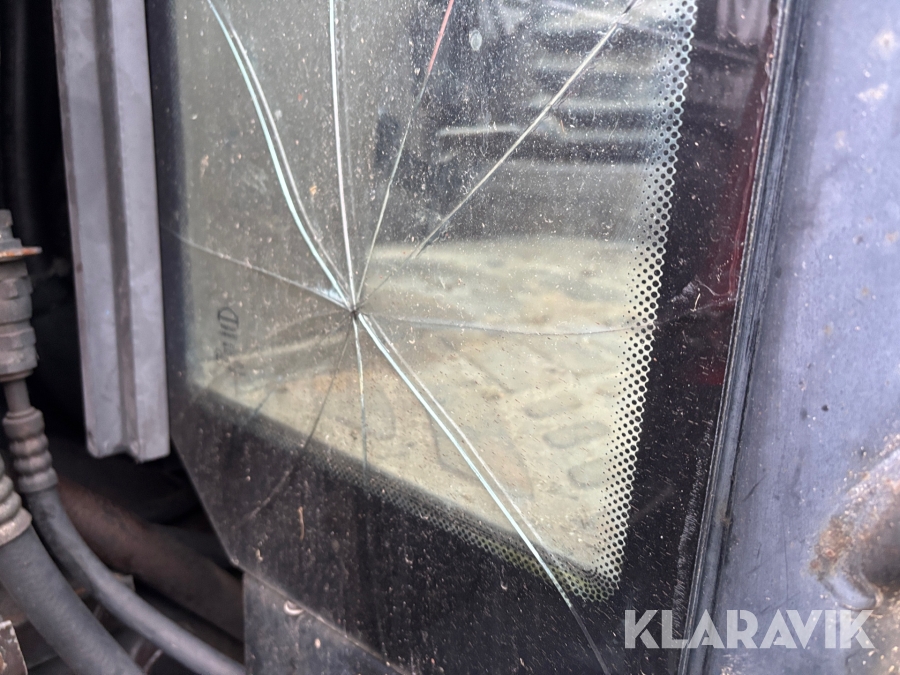 Traktor New Holland M135 4WD med trimalastare