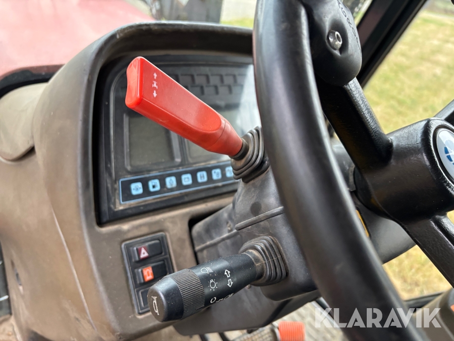 Traktor New Holland M135 4WD med trimalastare