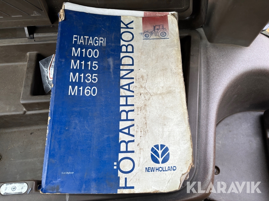 Traktor New Holland M135 4WD med trimalastare