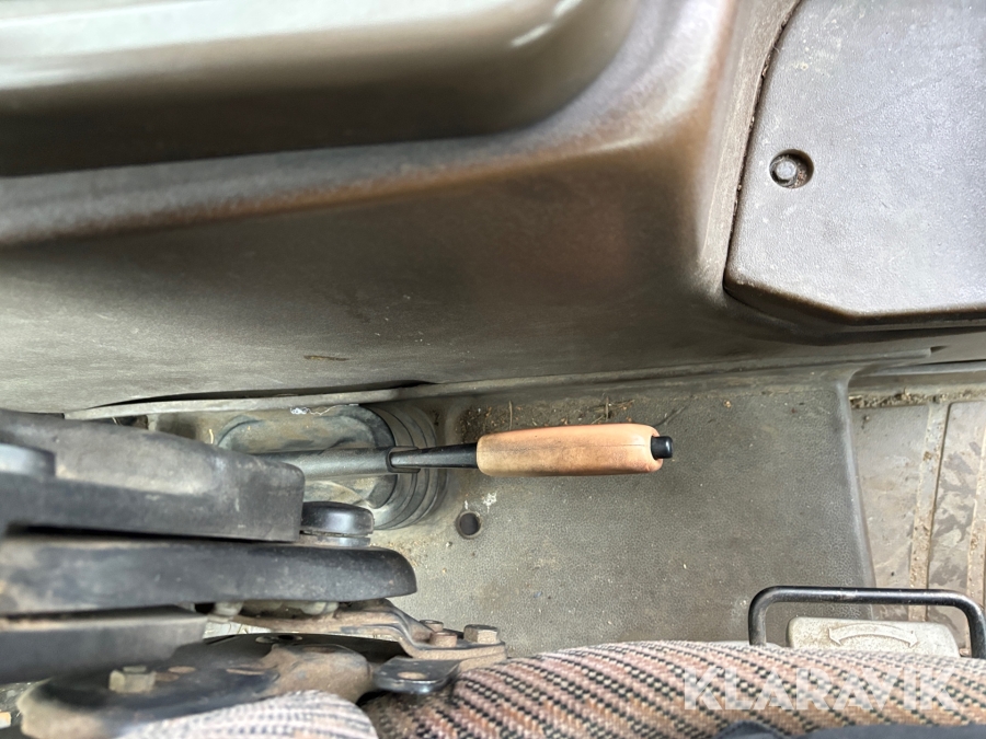 Traktor New Holland M135 4WD med trimalastare