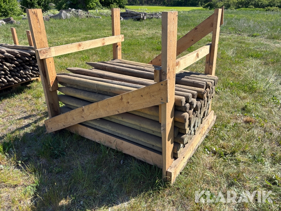 Tryckimpregnerade stolpar ca 90st