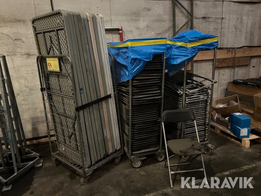 Klaffbord och stolar