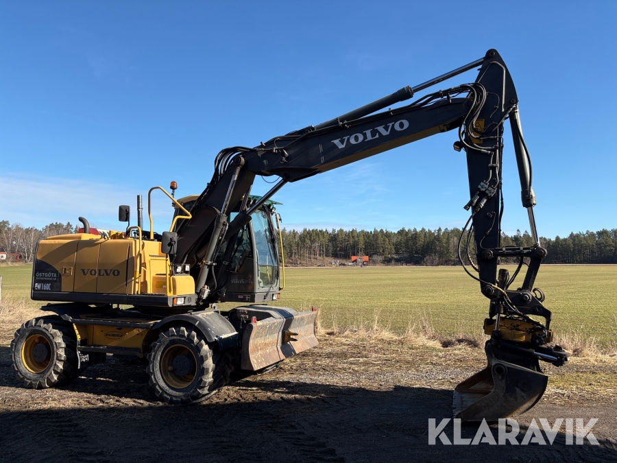 Grävmaskin Volvo EW160C med vagn och redskap