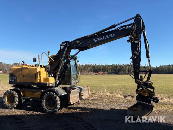 Grävmaskin Volvo EW160C med vagn och redskap