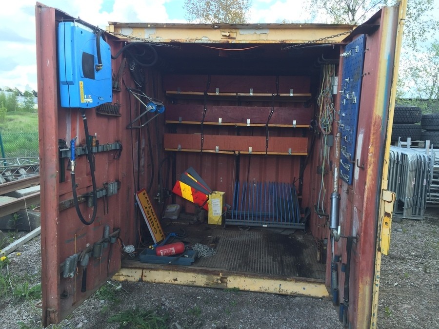 Verkstadscontainer m inredning