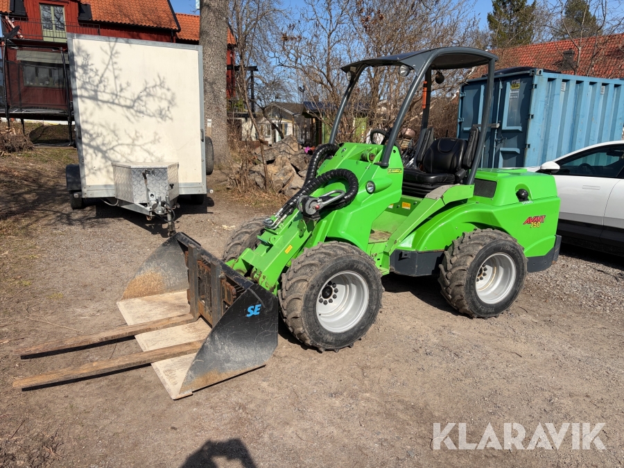 Lastmaskin Avant 750 med redskap