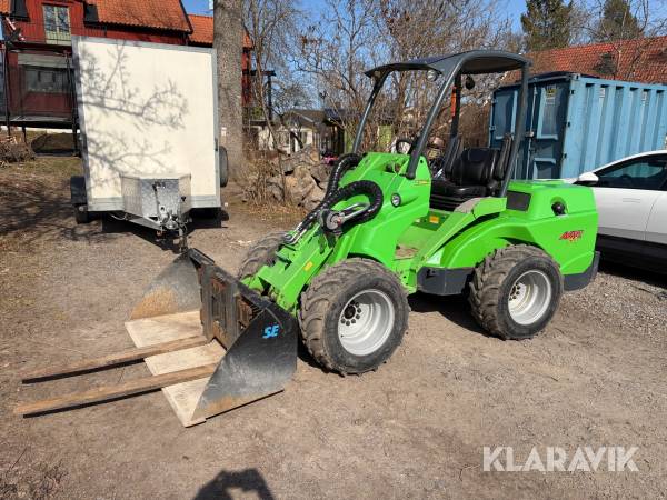 Lastmaskin Avant 750 med redskap