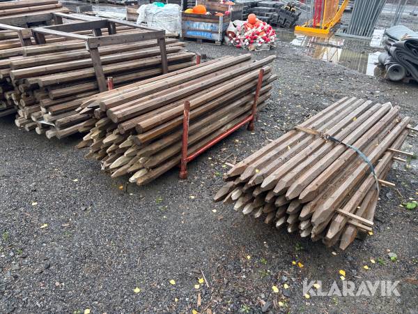 Impregnerade stolpar 80x2500 & 80x3000mm
