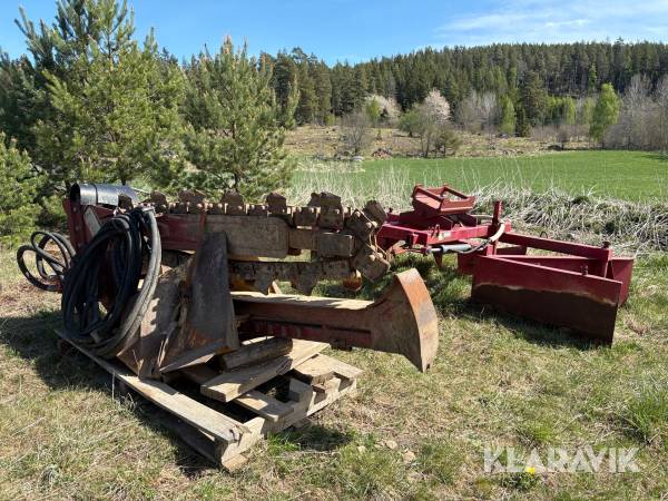 Kedjegrävare och återställningsplog Grävack 140T5, ÅTF