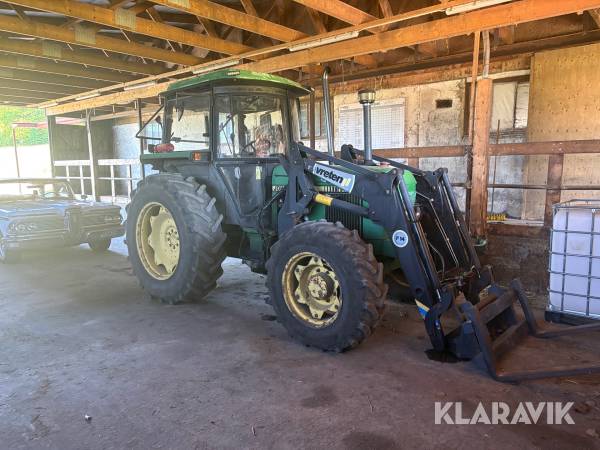 Traktor John Deere 2040 S med lastare och 2 redskap