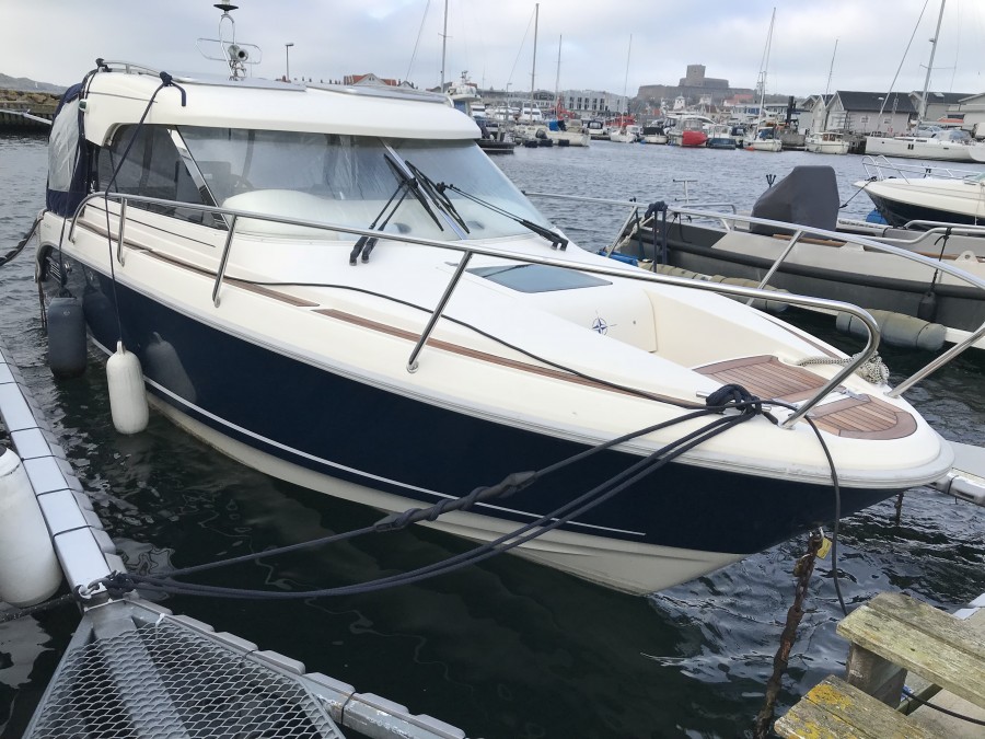 Motorbåt Aquador 23 HT -06 Diesel