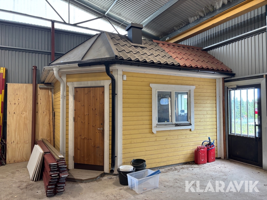Husbyggnad med 3 väggar