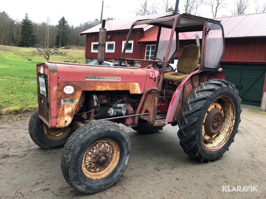 Traktor McCormick International Harvester 434