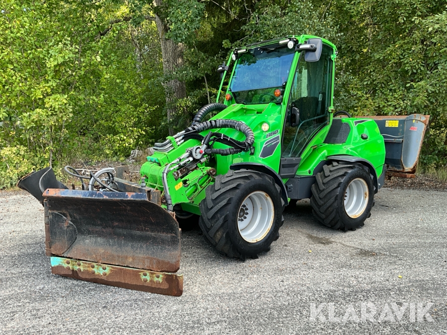 Hjullastare Avant 860i med vikplog & sandspridare