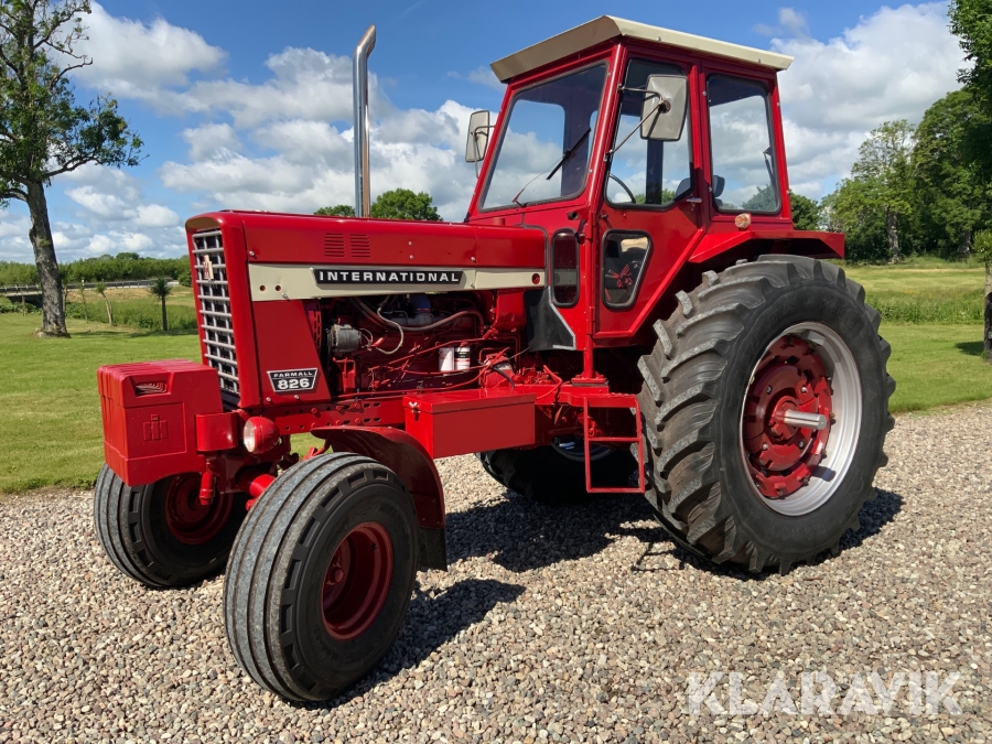 Veterantraktor International Farmall 826