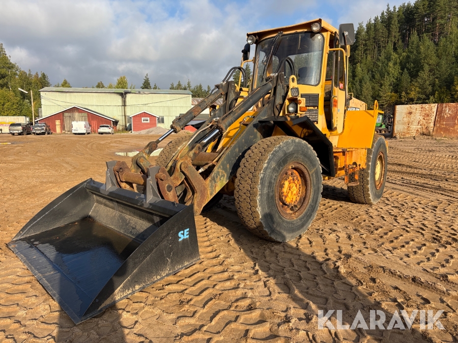 Hjullastare Volvo BM 4300B med skopa