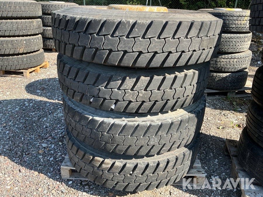 Lastbilsdäck / anläggningsdäck Michelin / GoodYear 325/95R24 8st