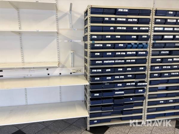 Systemhylla med plastlådor