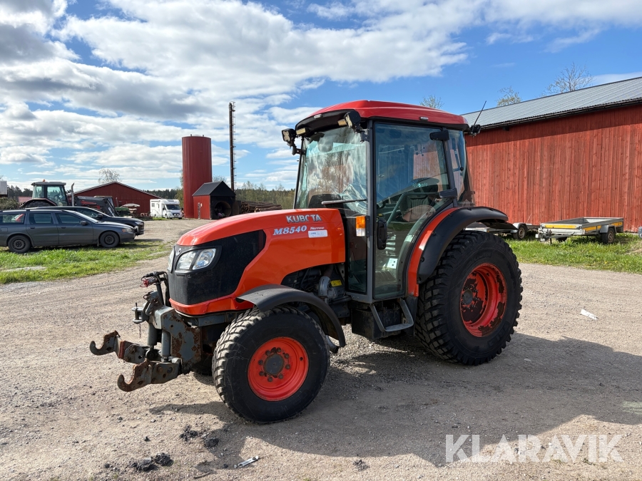 Traktor Kubota M8540