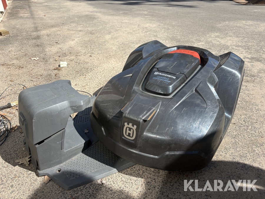 Robotgräsklippare Husqvarna AutoMower 420 med laddstation