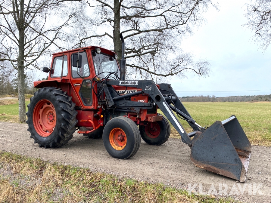 Traktor Volvo BM T 500 med frontlastare och skopa