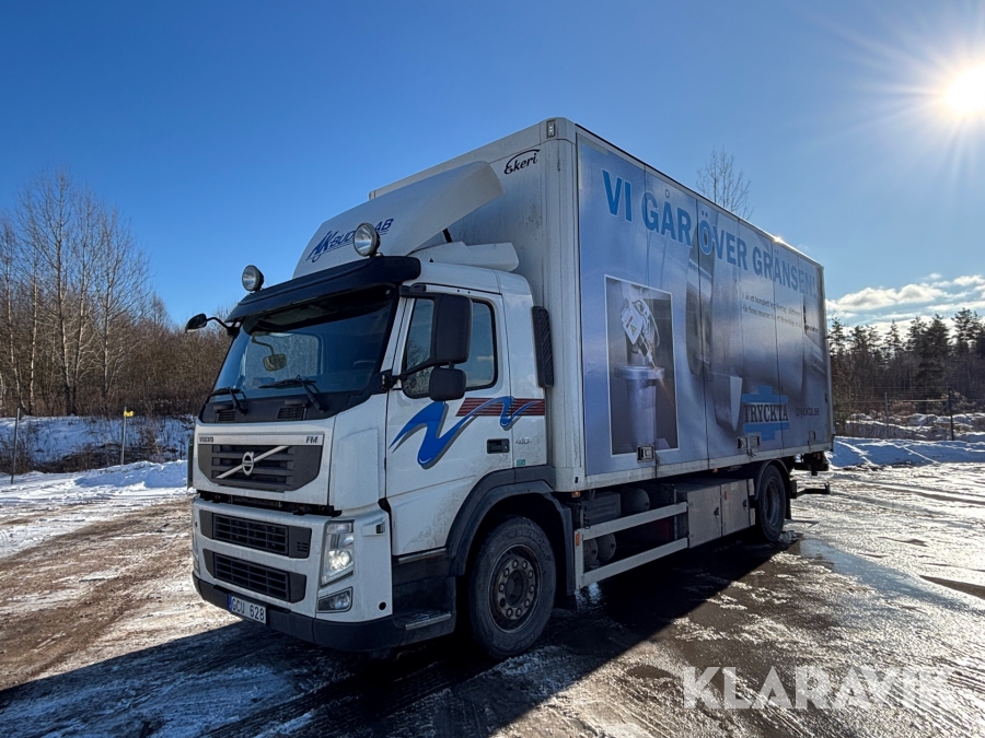 Skåpbil Volvo FM 410 med öppningsbar sida