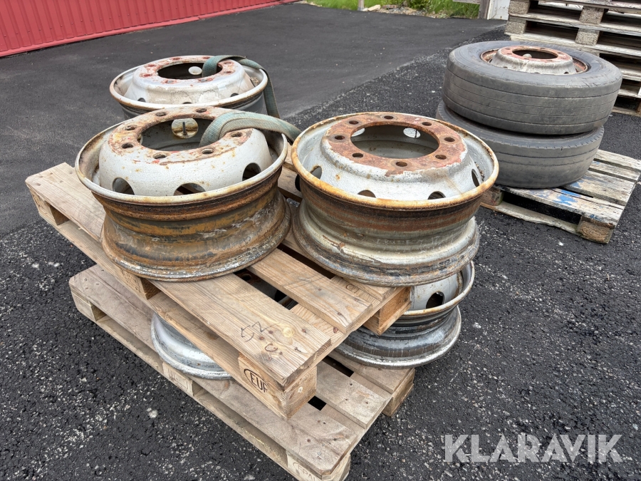 Fälgar 8st + 2st däck 19,5