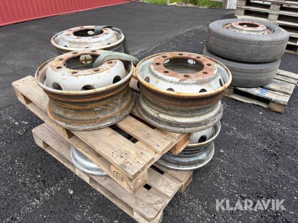 Fälgar 8st + 2st däck 19,5"