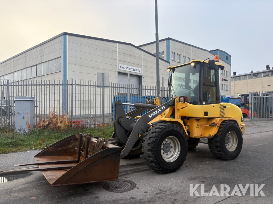 Hjullastare Volvo L30B med skopa & gafflar