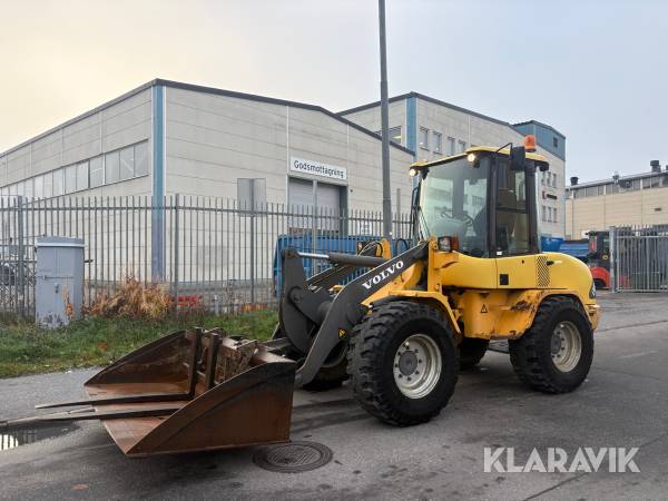 Hjullastare Volvo L30B med skopa & gafflar