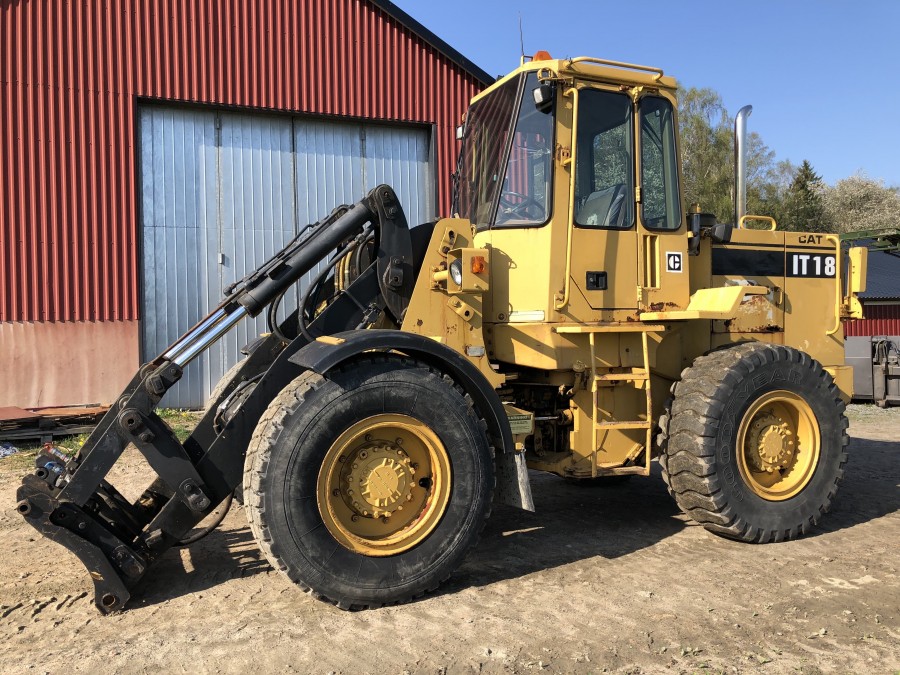 Hjullastare CAT IT18