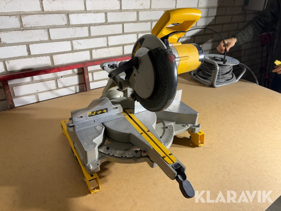 Kap/gersåg Dewalt DW712N-QS
