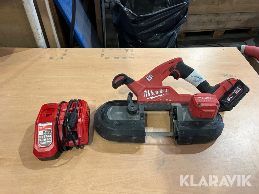 Bandsåg Milwaukee M18 FBS85