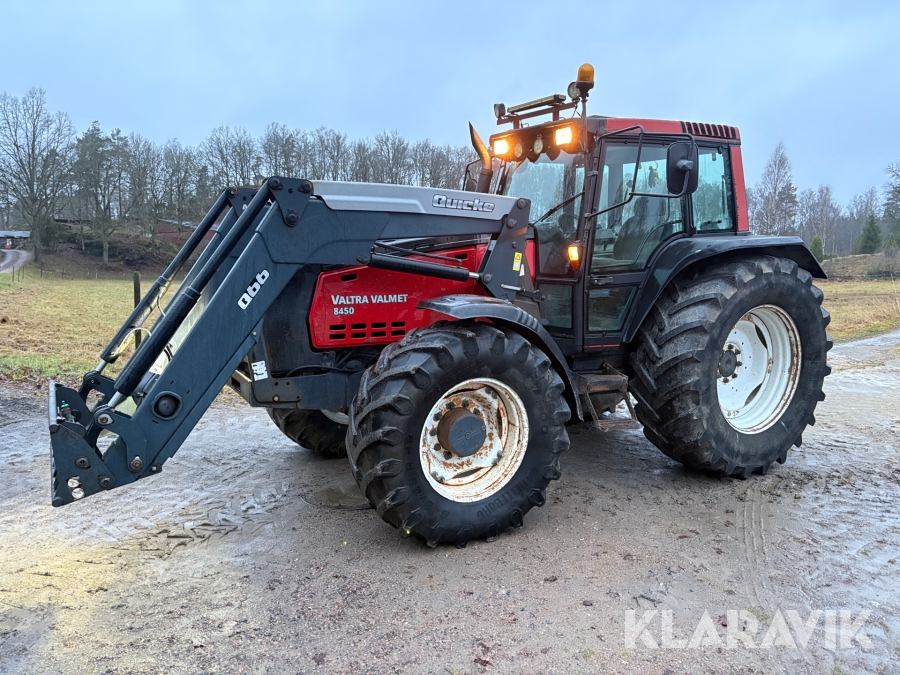 Traktor Valtra Valmet 8450 med lastare