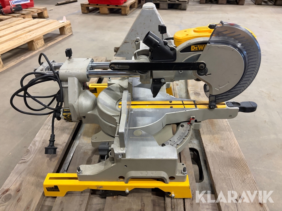 Kap och geringssåg Dewalt DW 712