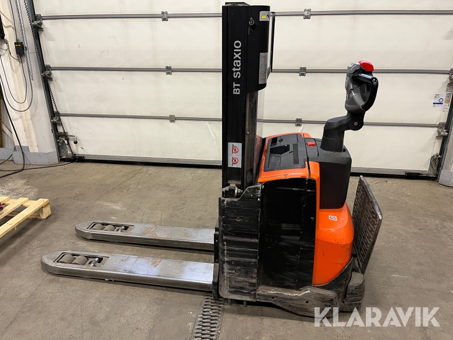 Truck Staplare-led Toyota SWE200D