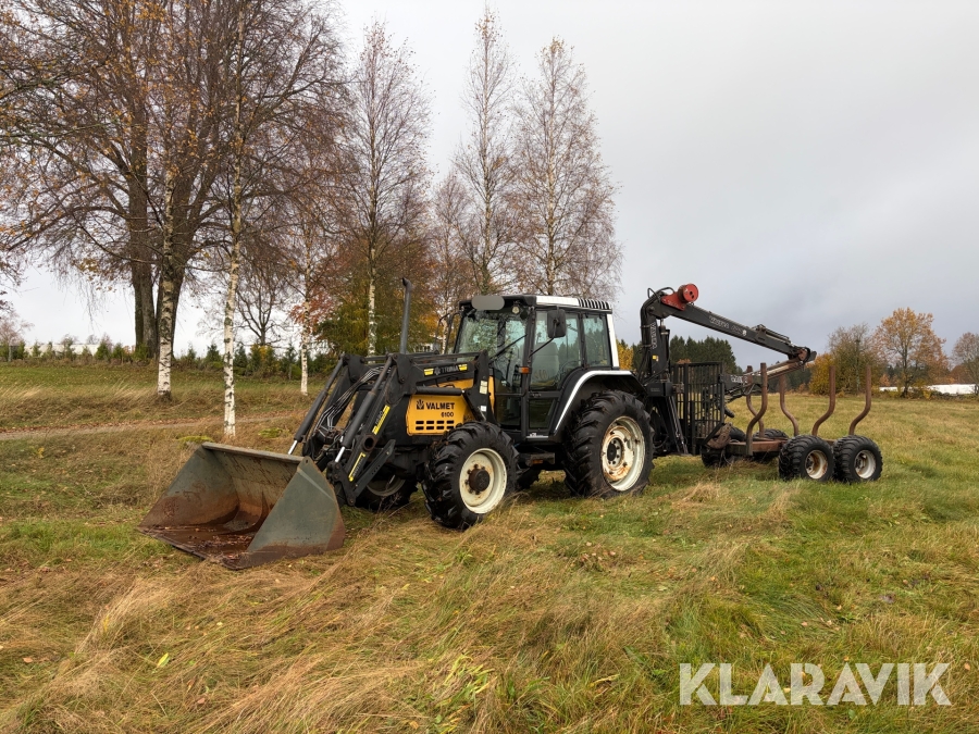 Traktor Valmet 6100 med griplastarkärra 9 ton Valtra 6228