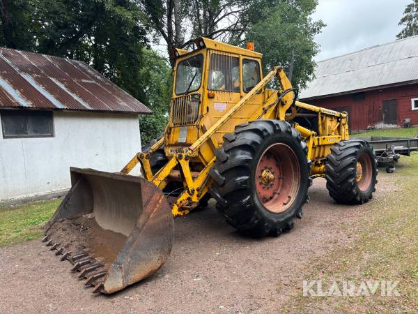Baklastare Volvo BM LM 841 med 3st redskap
