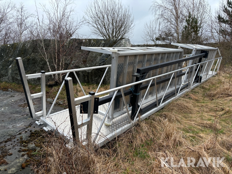Gångbro i kraftig vattenbeständig aluminium