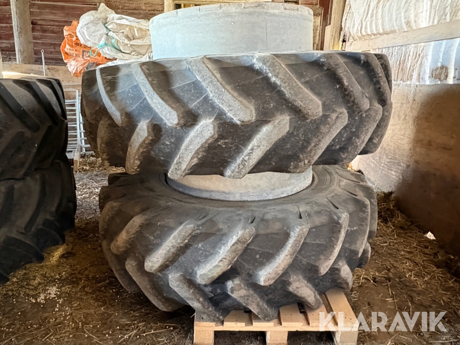 Dubbelmontage Pirelli 20.8 R38 2st
