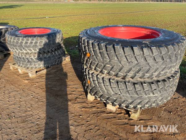 Däck och fälg Nokian 360/80 R24 2st 440/80 R34 2st
